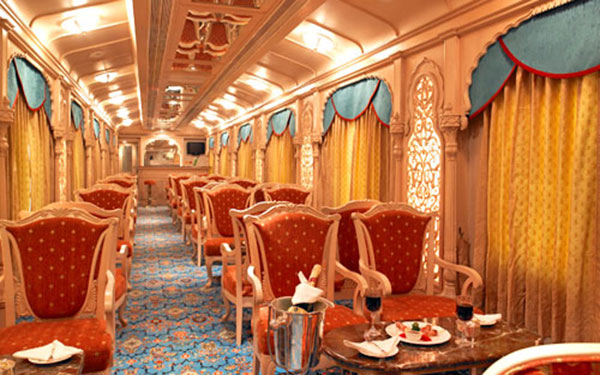 nomadtours.in_Golden Chariot Train