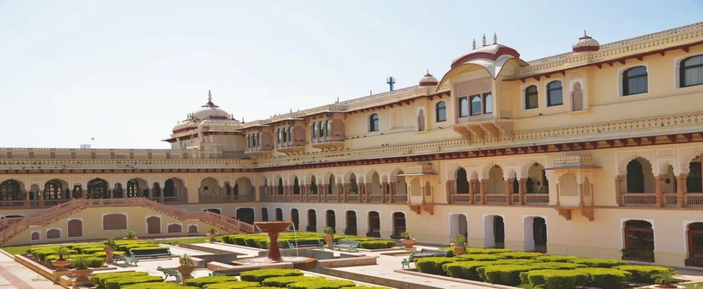 Jaipurs bejewelled palaces